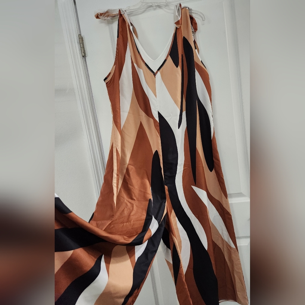 Romper - Picture 2 of 8
